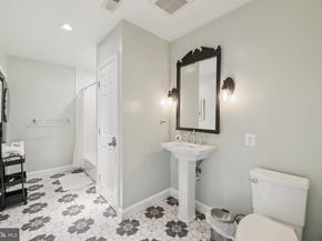 10 Irving Court, Alexandria VA 22314