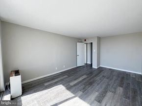 3900 Ford Road 14L, Philadelphia PA 19131