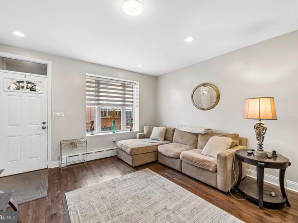 2427 S Mole Street, Philadelphia PA 19145