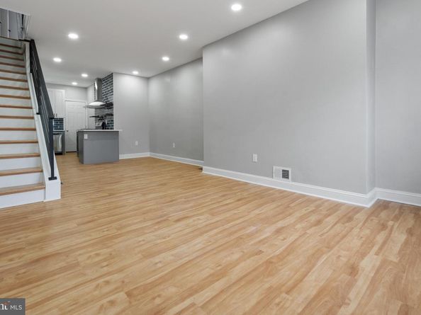 726 Mountain Street, Philadelphia PA 19148