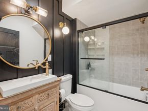 309 Greenwich Street, Philadelphia PA 19147