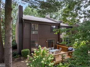 11860 S Lakes Court, Reston VA 20191