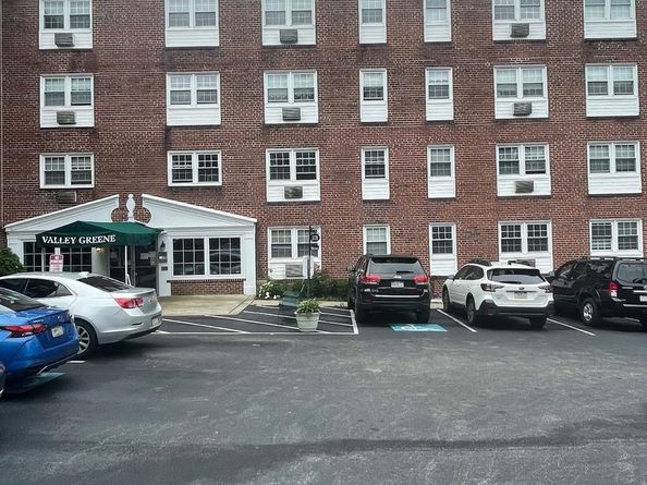 5720 Wissahickon Avenue C17, Philadelphia PA 19144