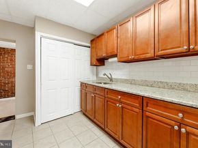 212 Fairmount Avenue, Philadelphia PA 19123