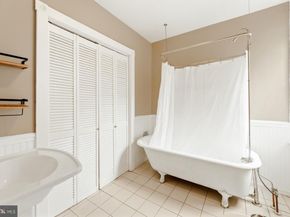 212 Fairmount Avenue, Philadelphia PA 19123