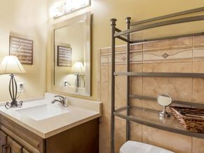 3162 Apple Road NE 18, Washington DC 20018