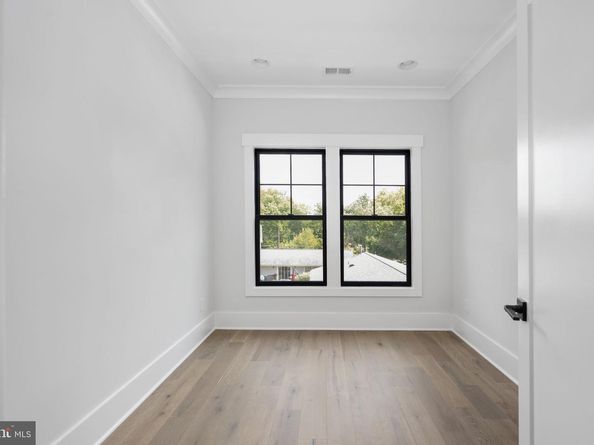 8650 Mchenry Street, Vienna VA 22180