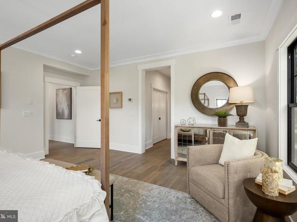 8650 Mchenry Street, Vienna VA 22180