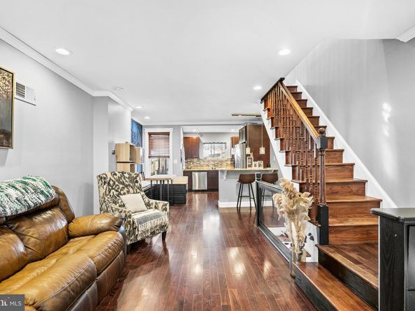 2402 S Lee Street, Philadelphia PA 19148