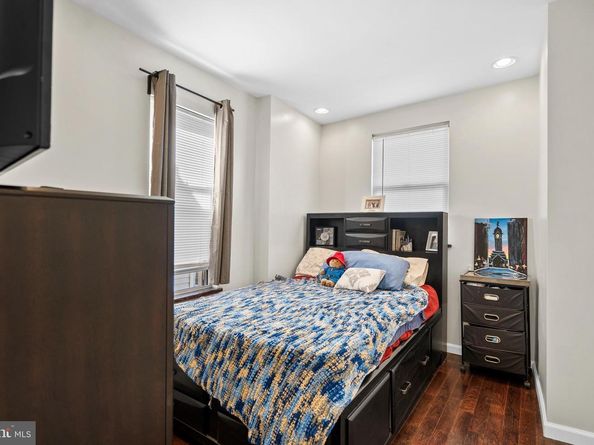 2402 S Lee Street, Philadelphia PA 19148