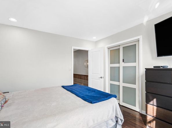 2402 S Lee Street, Philadelphia PA 19148