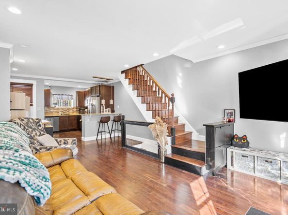 2402 S Lee Street, Philadelphia PA 19148