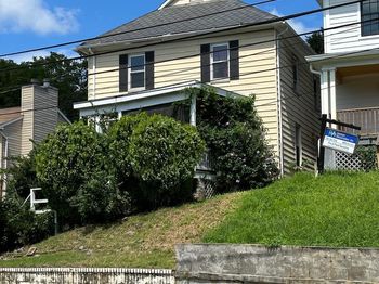 2628 Myrtle Avenue NE