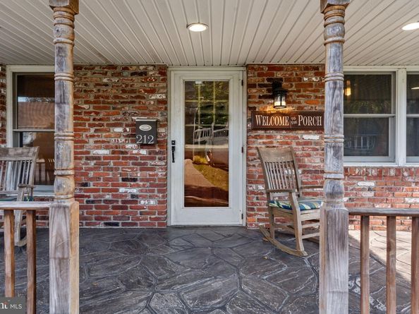 212 Plumbridge Drive, Levittown PA 19056