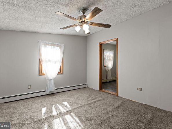 212 Plumbridge Drive, Levittown PA 19056