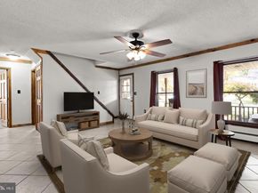 212 Plumbridge Drive, Levittown PA 19056