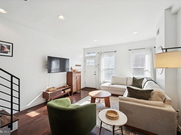 1827 Hoffman Street, Philadelphia PA 19145