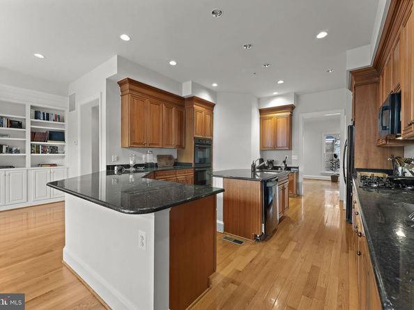 1815 Potomac Greens Drive, Alexandria VA 22314