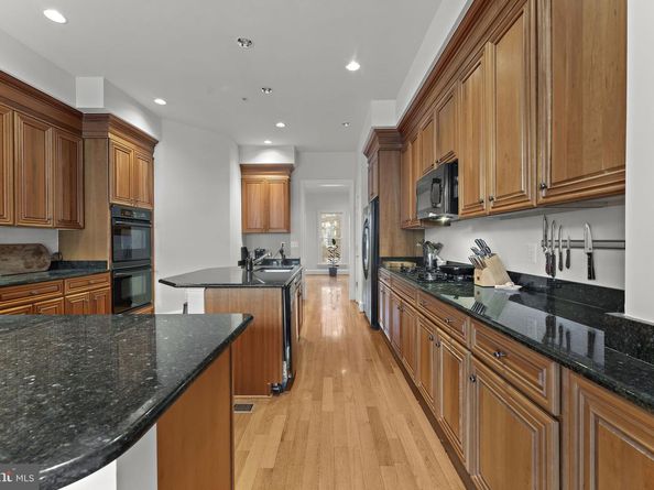 1815 Potomac Greens Drive, Alexandria VA 22314