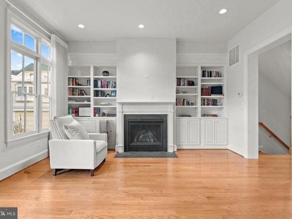 1815 Potomac Greens Drive, Alexandria VA 22314