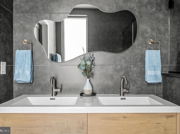 2201 E Somerset Street B4 UPPER, Philadelphia PA 19134