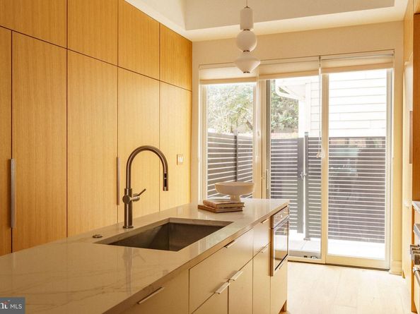 516 S 21st Street, Philadelphia PA 19146