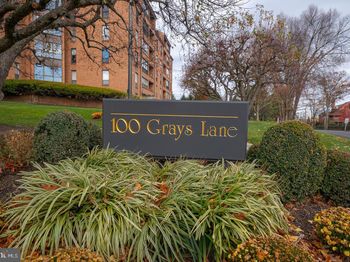 100 Grays Lane