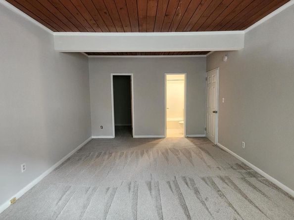 53 Skyhill Road 301, Alexandria VA 22314