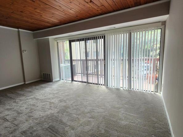 53 Skyhill Road 301, Alexandria VA 22314