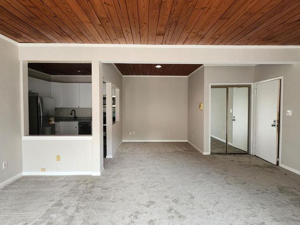 53 Skyhill Road 301, Alexandria VA 22314