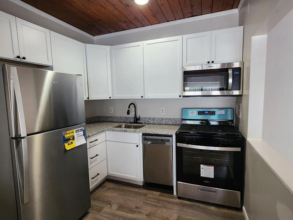 53 Skyhill Road 301, Alexandria VA 22314