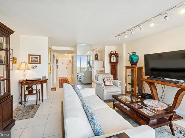 604 S Washington Square 2308, Philadelphia PA 19106