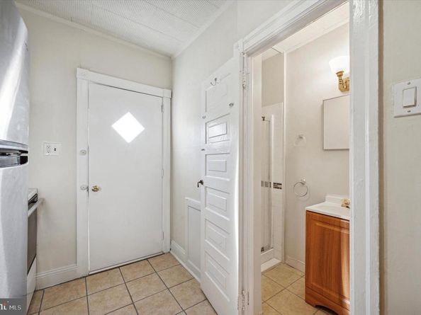 77 N Keystone Avenue, Upper Darby PA 19082