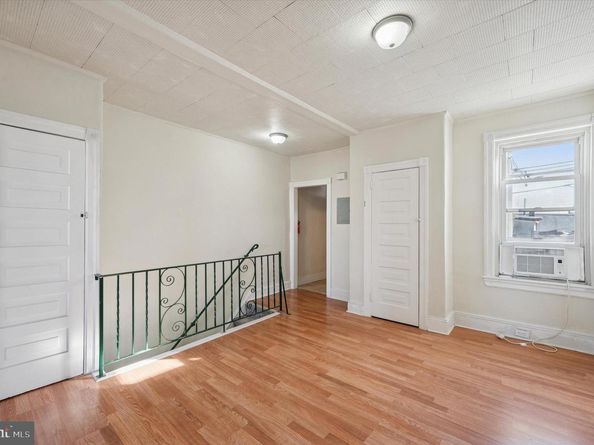 77 N Keystone Avenue, Upper Darby PA 19082