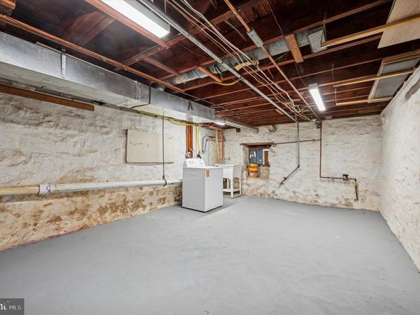 77 N Keystone Avenue, Upper Darby PA 19082