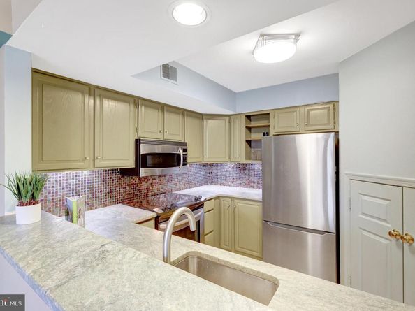 1334 Garden Wall Circle 