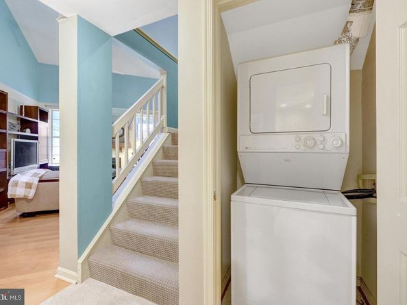 1334 Garden Wall Circle 