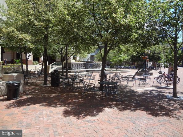 1334 Garden Wall Circle 