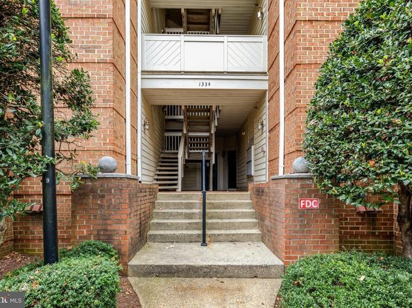 1334 Garden Wall Circle 