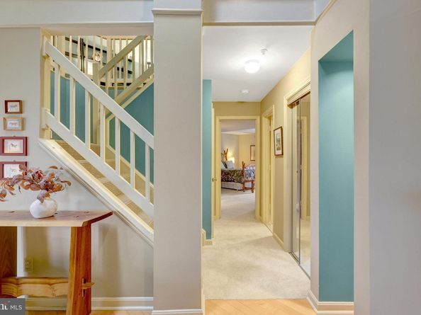 1334 Garden Wall Circle 