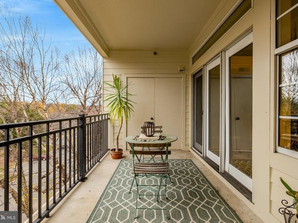 1334 Garden Wall Circle 