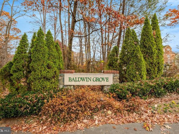 1334 Garden Wall Circle 