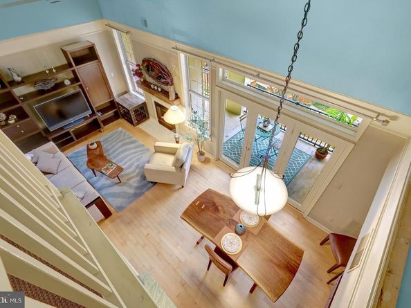 1334 Garden Wall Circle 