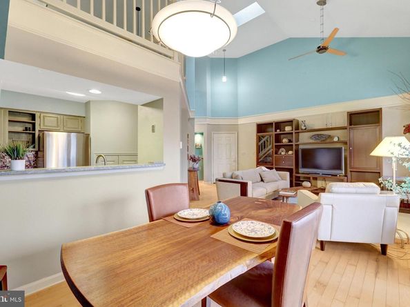 1334 Garden Wall Circle 