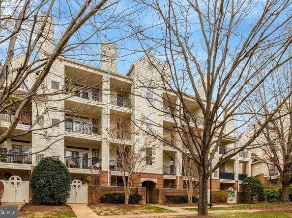 1334 Garden Wall Circle 