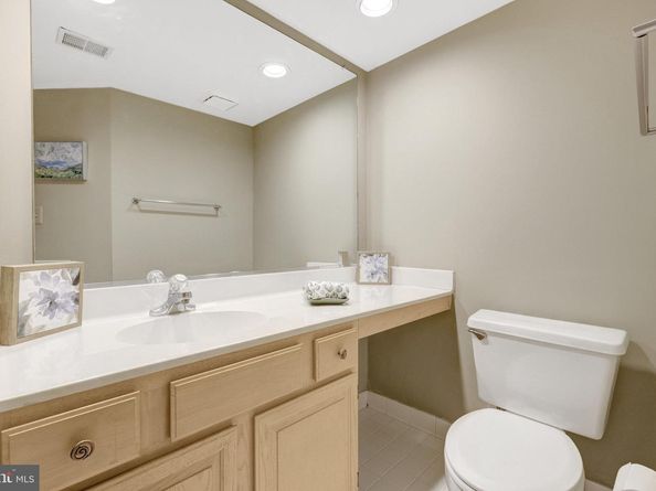 1334 Garden Wall Circle 