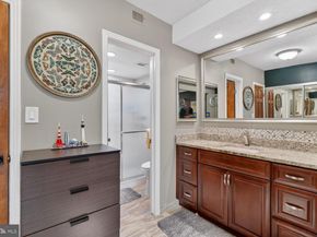 1016 S Wayne Street 302, Arlington VA 22204