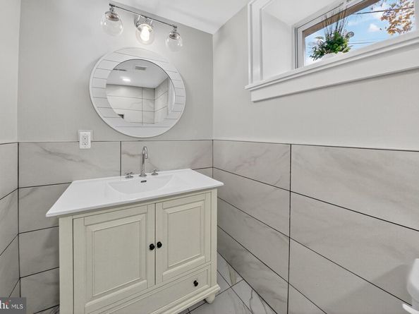 2017 Fulton Place NE, Washington DC 20018