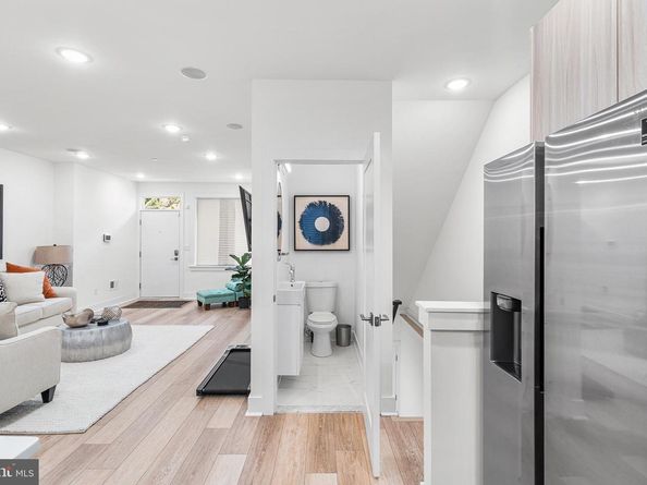 2008 S College Avenue A, Philadelphia PA 19121