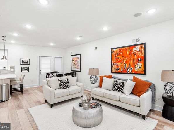 2008 S College Avenue A, Philadelphia PA 19121